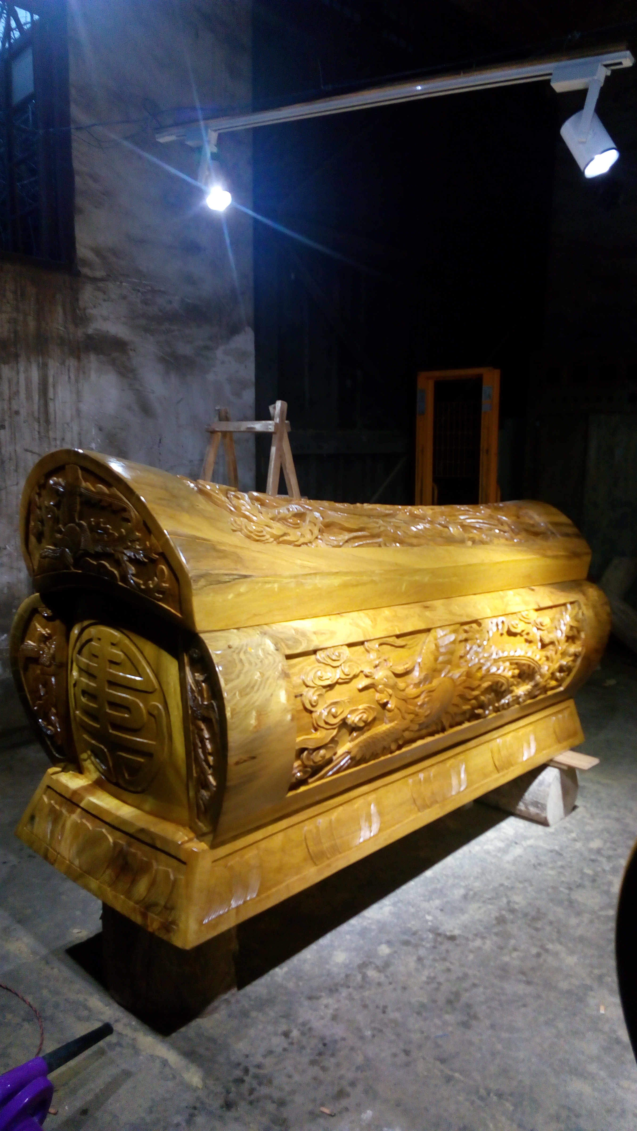 梦见很多死人是什么意思?