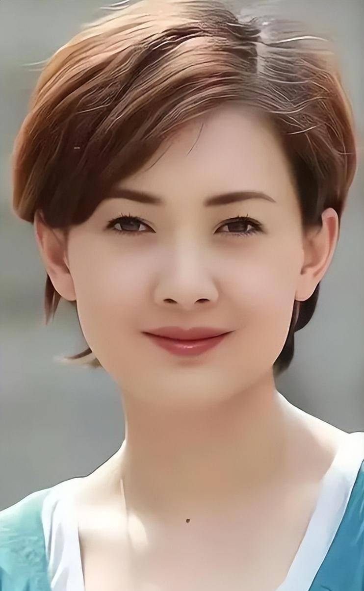 牛莉个人资料简介及 新闻