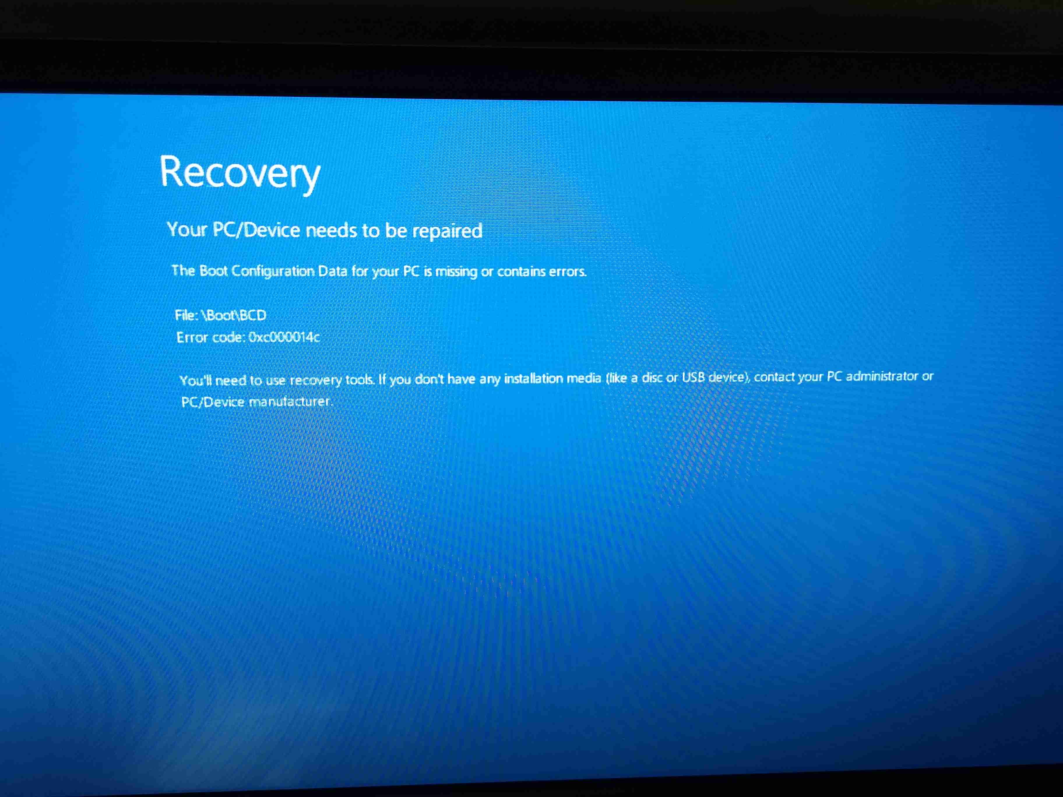 win10开机屏幕狂闪不停 无法桌面