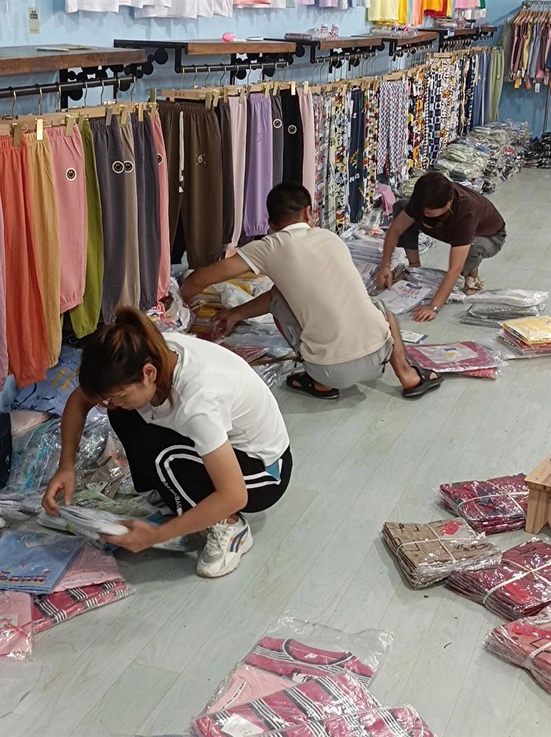 成都九龙服装批发市场几点到几点营业